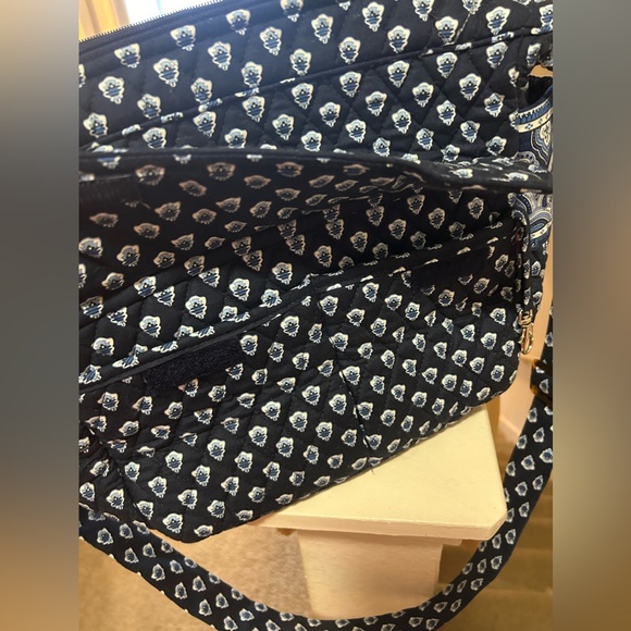 Vera Bradley cross body bag. Blue. Excellent condition. - Picture 4 of 5